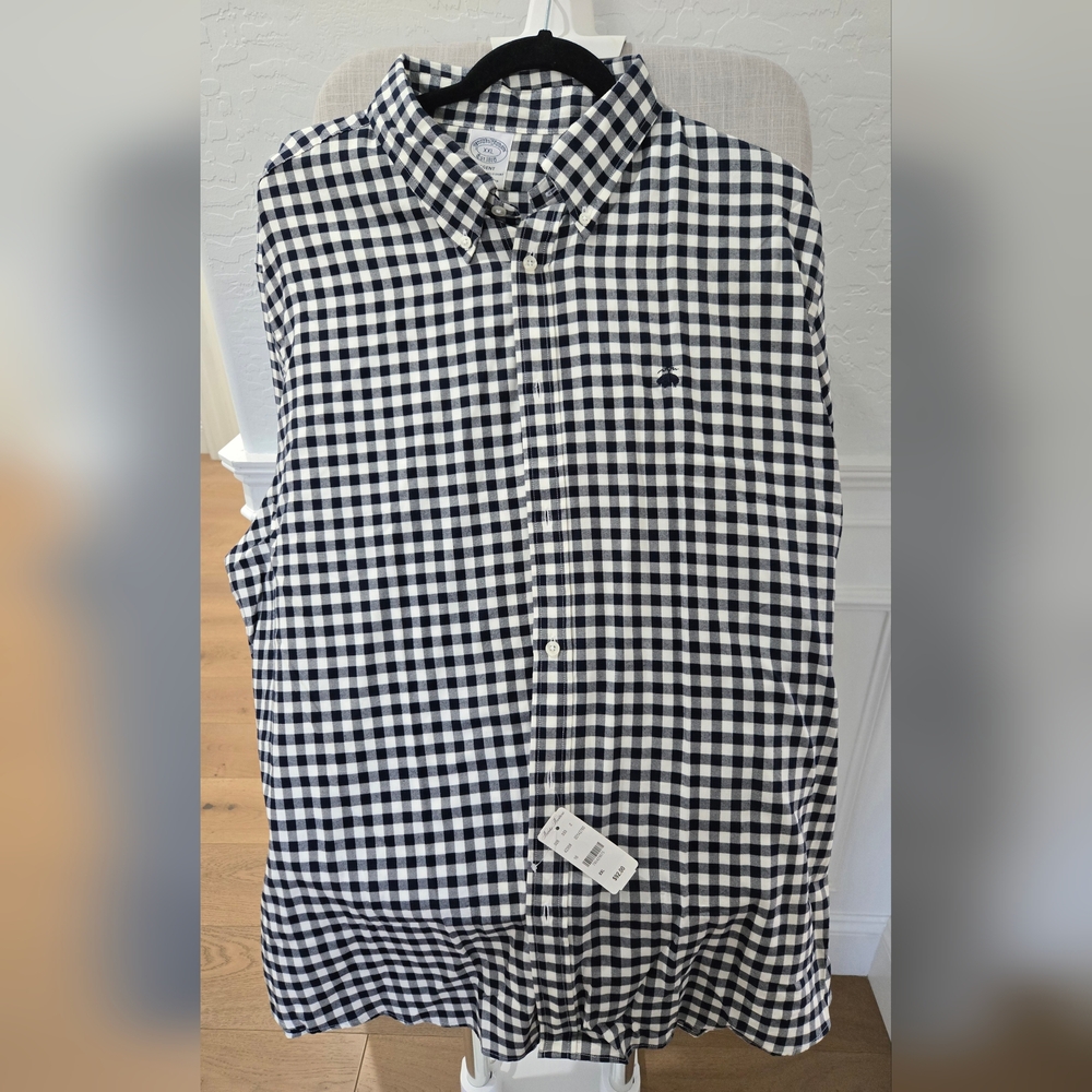 Men's New (with tags) Brooks Brothers XXL,Regent Cut, Navy gingham button down.